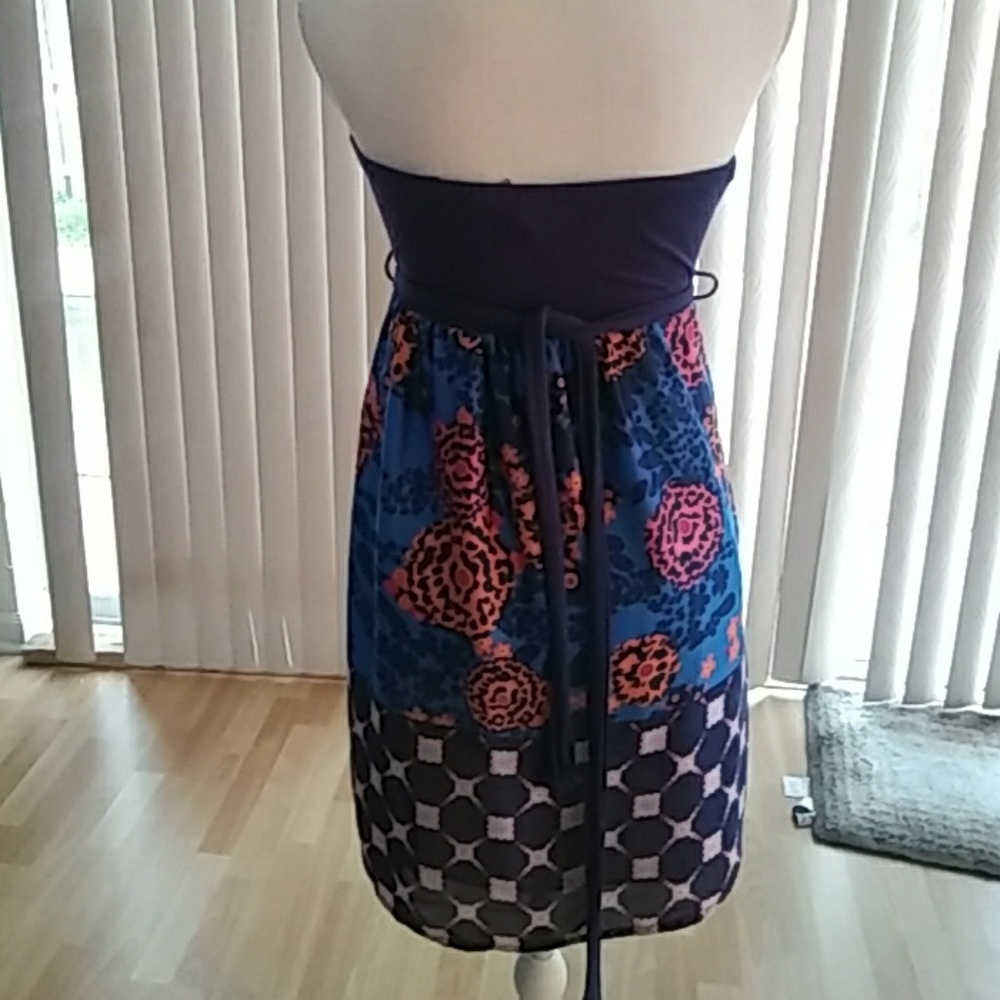 Dress - Picture 3 of 4